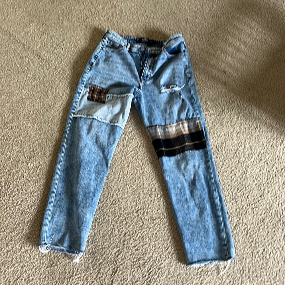 26 patched American eagle jeans